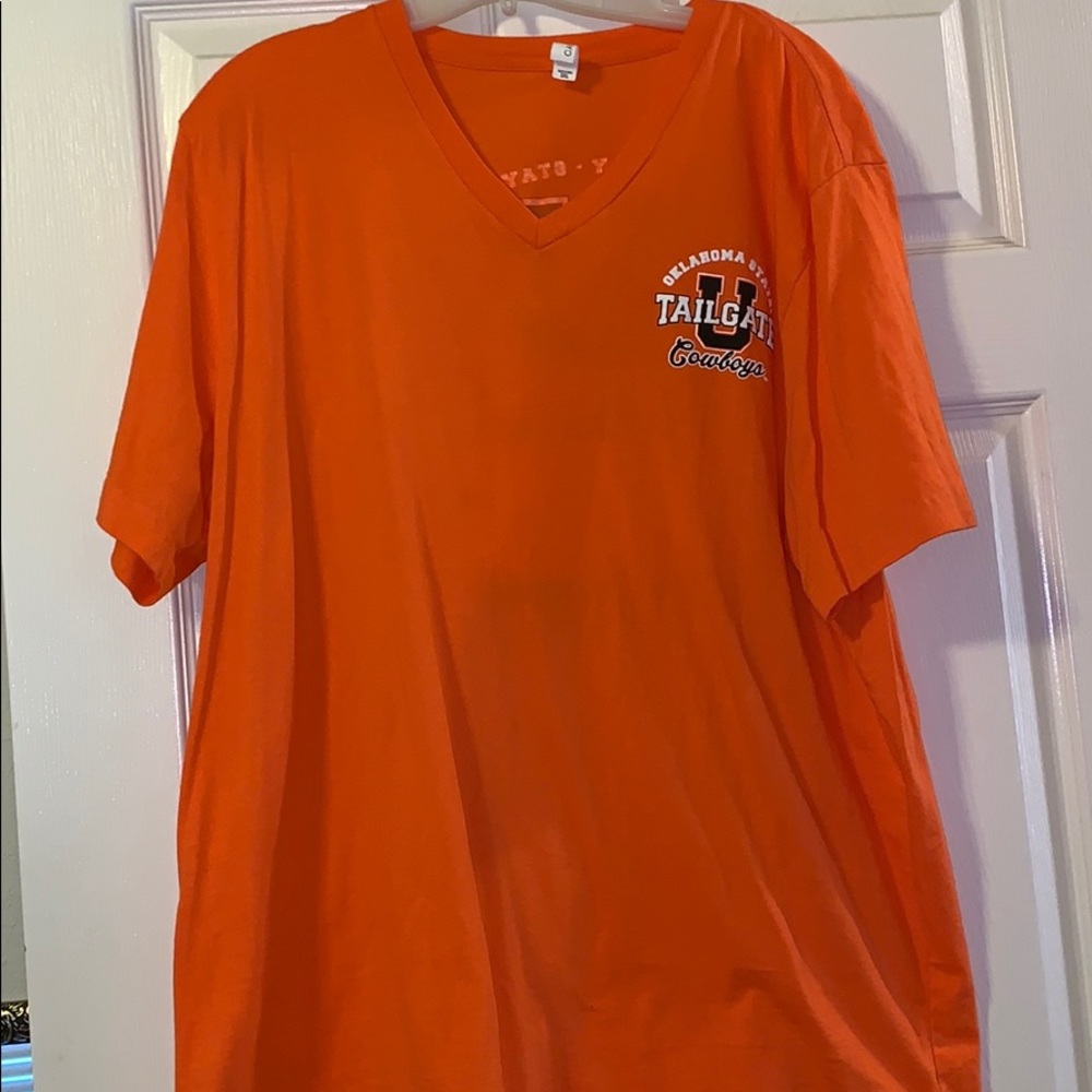 V-Neck T-shirt Sz 2XL